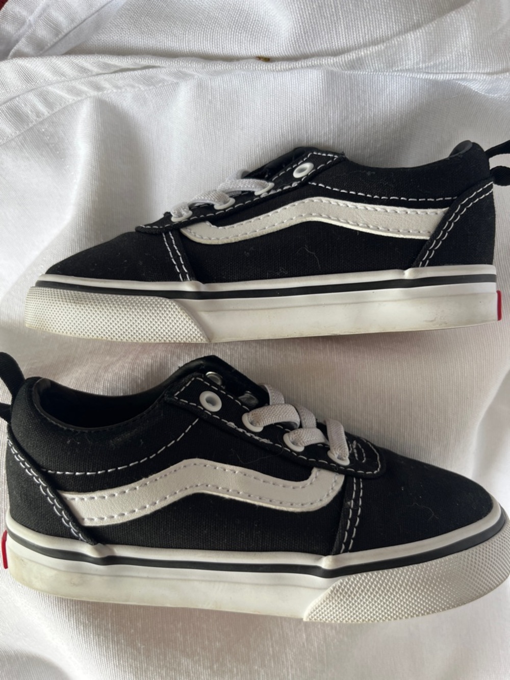 Vans Kids Black and White Low-Top Lace-Up Sneakers - Picture 2 of 7